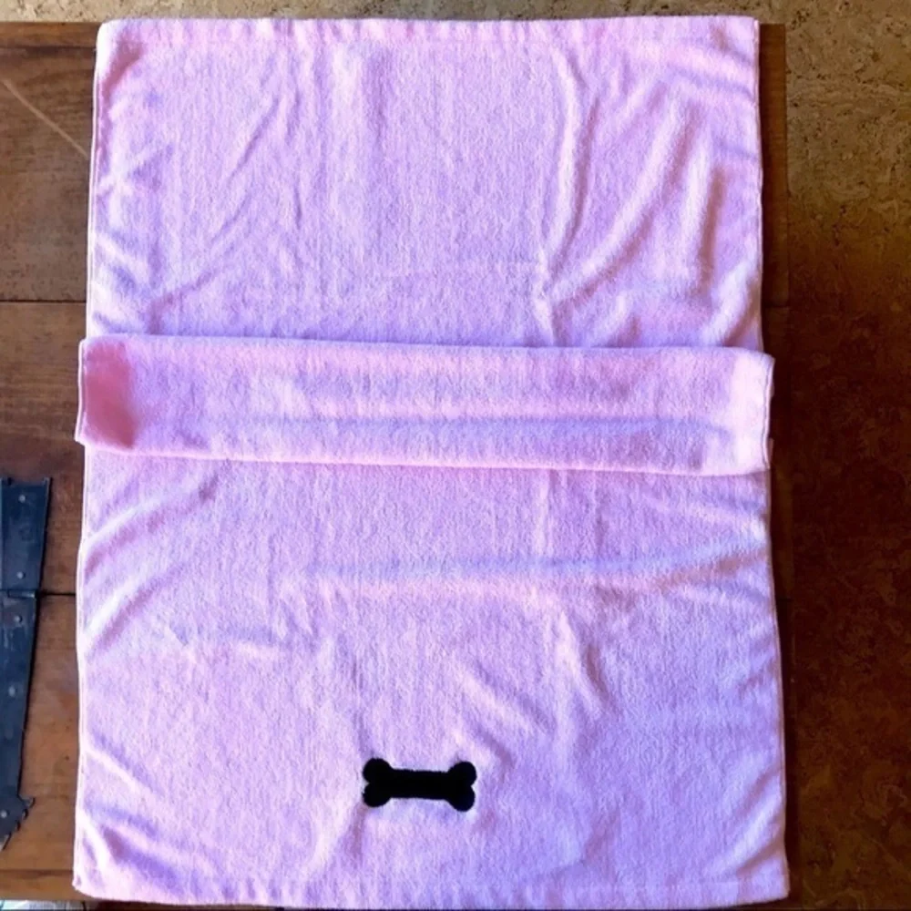 Excello Pink Dog Towel with Bone Applique and 2 Bone Dry Pink Wash/drying Mitts